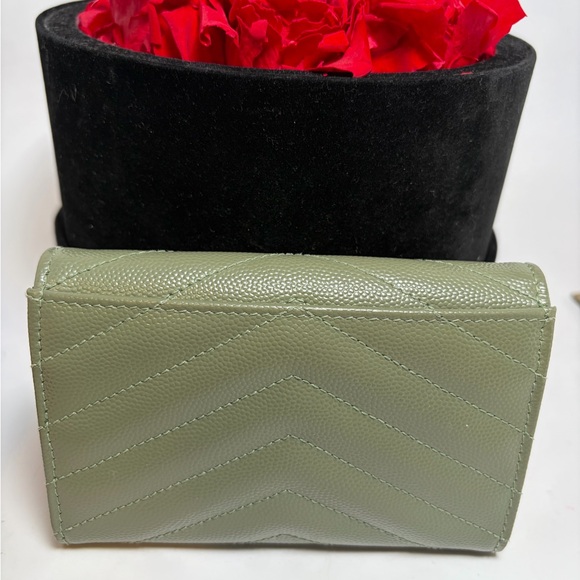 SOLD Saint Laurent Grain De Poudre Matelasse Chevron Small Envelope Wallet Sage - Picture 2 of 13